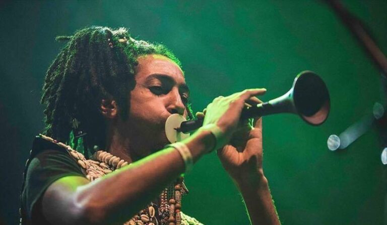 L'artiste marocain Mehdi Nassouli (Photo) : Womex.