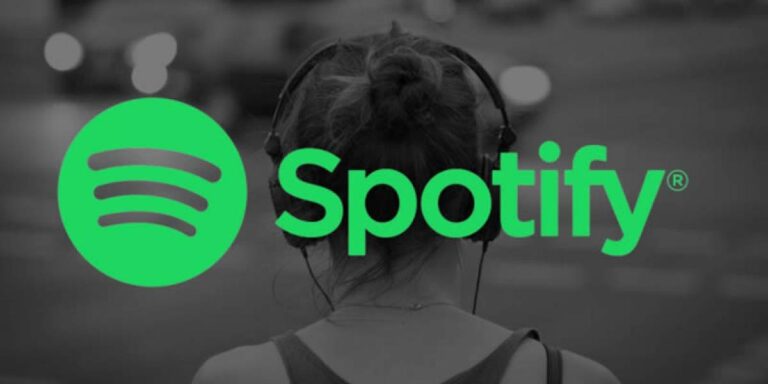 La plateforme de streaming permet désormais aux utilisateurs d'ajouter des podcasts à leurs playlists.