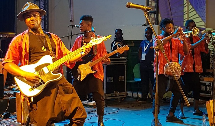 Kyekyeku & Ghanalogue Hihglife.