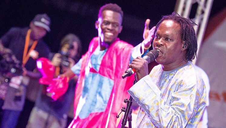 Baaba Maal sur la scène d'Africourage (Photo) Alhagie Manka.