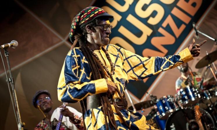 Musicien sénégalais Cheikh Lo au festival Sauti za Busara à Zanzibar (Photo) : Promotions Busara
