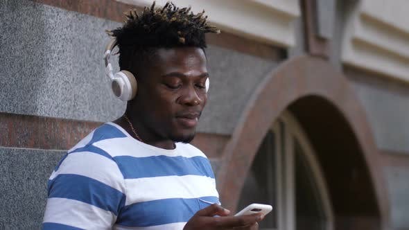 L'accord permet aux utilisateurs d’Opera d'accéder, d’écouter et de télécharger gratuitement du contenu musical de la plateforme Mdundo.