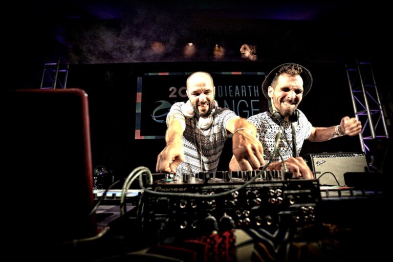 Do Moon, le duo électro originaire de la Réunion (Photo) : Facebook/Do Moon.