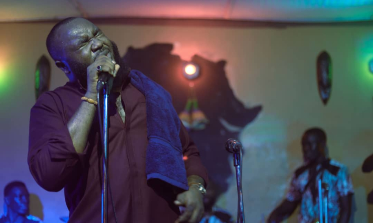 Etuk Ubong performing at The Truth in Lagos - Photo by Omoregie Osakpolor