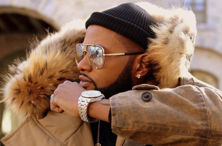 Le chanteur de rumba congolaise Ferré Gola.