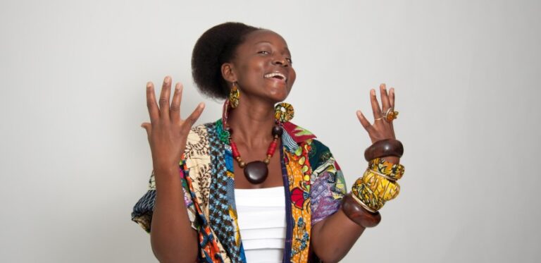 La chanteuse montréalaise Laetitia Zonzambe (Photo) : laetitiazonzambe.com