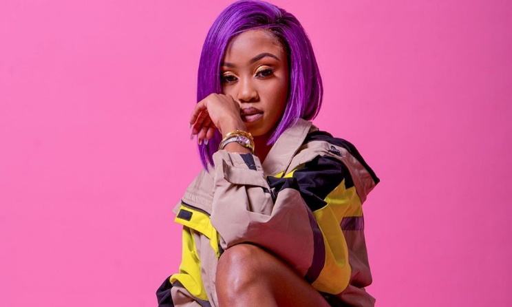 South African rapper Moozlie has criticised Woolworths.