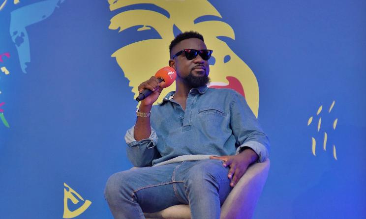 Le chanteur ghanéen Sarkodie lors d’une séance question-réponse à ACCES 2019 (Accra, Ghana) .