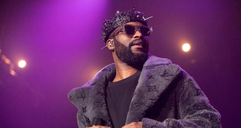 Le chanteur de rumba congolaise Fally Ipupa lors de son concert à AccorHotels Arena en février dernier à Paris. (Photo) : Facebook/Fally Ipupa.