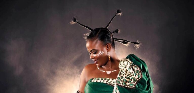 La chanteuse de rumba congolaise IYENGA.