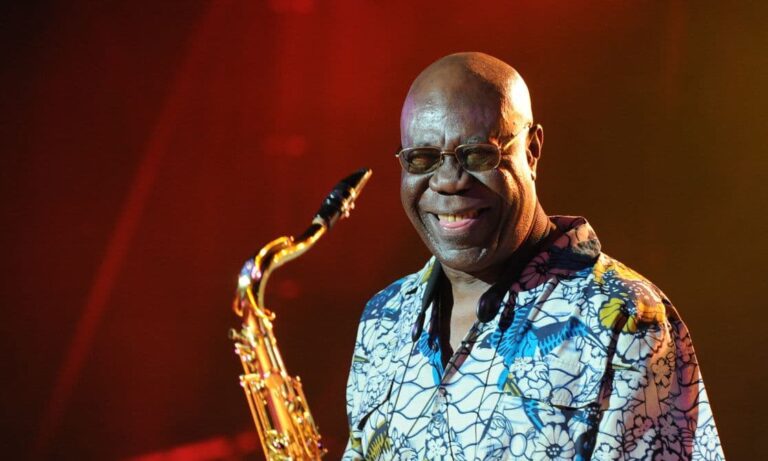 Manu Dibango sur scène (Photo) : beninwebtv.com