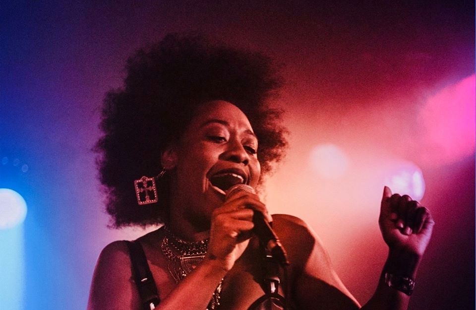 L'application musicale permettra aux musiciens d'enregistrer et de partager des idées et projets musicaux. Sur la photo, la chanteuse américaine C.Joleene.