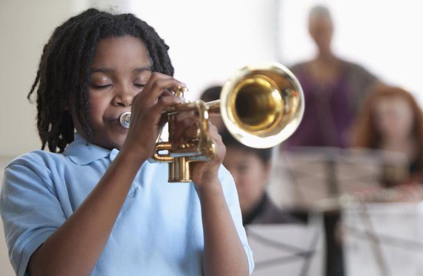 La Fondation française Jean-Luc Lagardère accorde des bourses pour soutenir les jeunes musiciens.