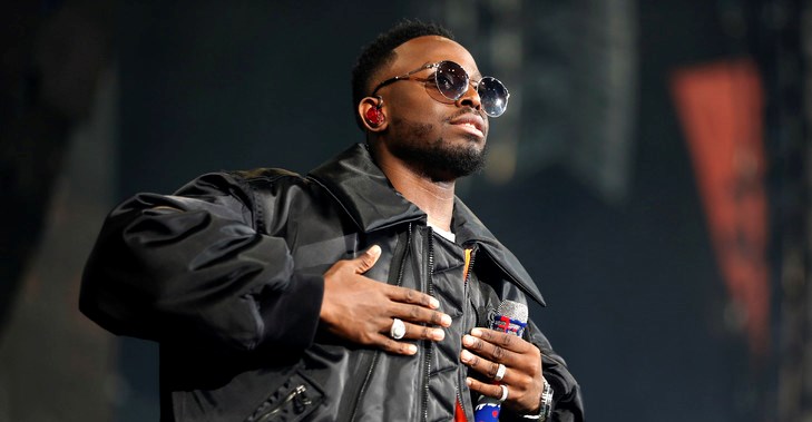 Le chanteur franco-congolais Dadju lors d'un concert en 2019. (Photo) : Zakaria Abdelkafi / AFP.