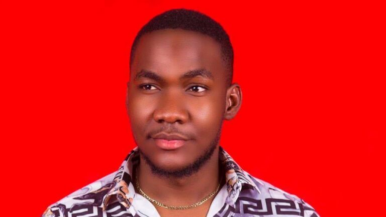 Le chanteur de gospel Rajey, gagnant du concours de clips vidéo de Trace Gospel. (Photo) : Facebook/Rajey.
