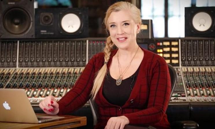 La productrice britannique Sylvia Massy s'est associée à l'Academy of Contemporary Music pour offrir une bourse.