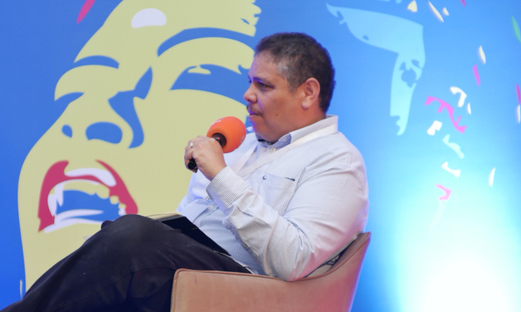 André le Roux moderating a panel discussion at the 2019 ACCES music conference in Accra, Ghana. Photo: So Fraiche