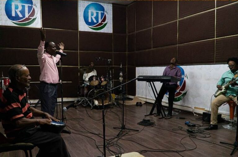 Le groupe RTD en studio. (Photo) : Janto Djassi.