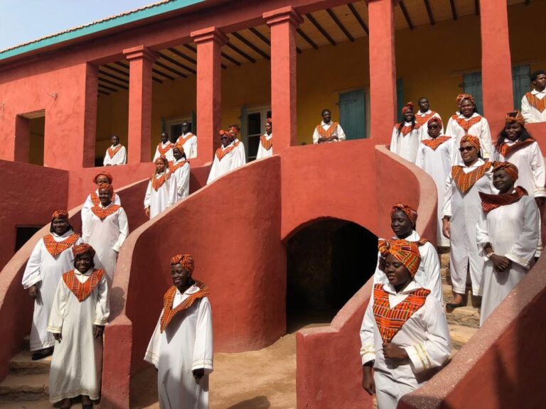 La chorale Daniel Brottier à la Maison des esclaves sur l'ïle de Gorée (Photo) : Facebook Officiel.