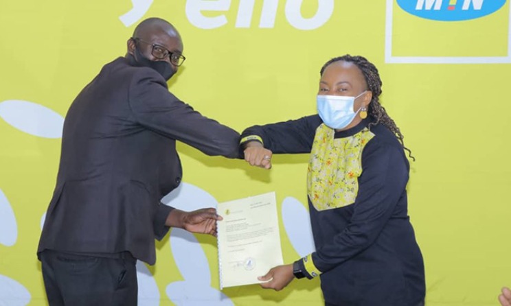 RSAU CEO Charles Kwitonda‭ and MTN Rwanda CEO ‬Mitwa Kaemba Ng’ambi.