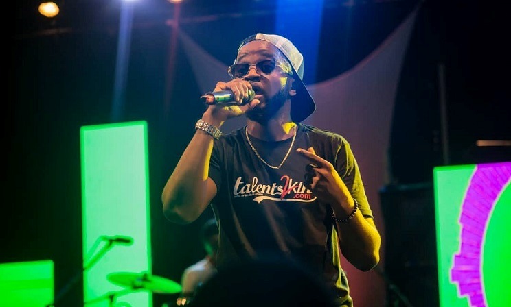 Alesh pendant un concert à Kinshasa. (Photo) : Alesh/Facebook.