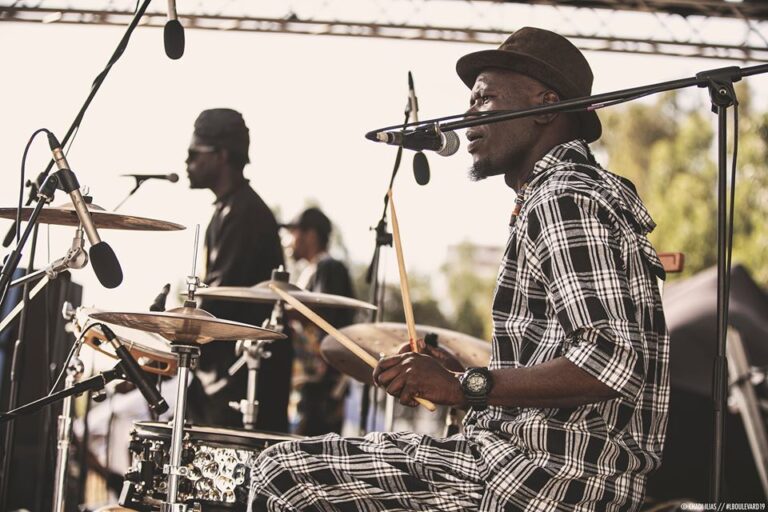 Un batteur sur la scène du festival L'Boulevard 2019 (Photo) : Facebook officiel.