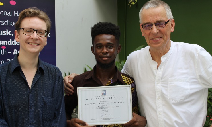 MSH lecturer Stephan Eicke, scholarship recipient Emmanuel Lamptey-Mills and MSH director Achim Esser-Mamat.
