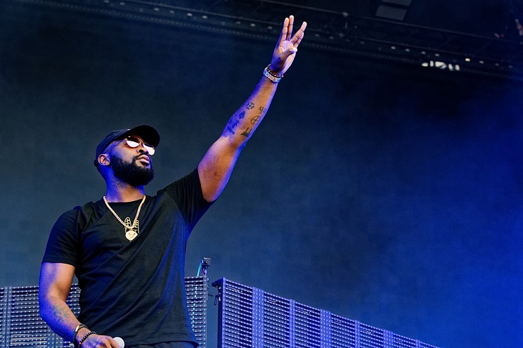 Damso lors d'un concert en 2018 en France. Source photo : Wikipedia.