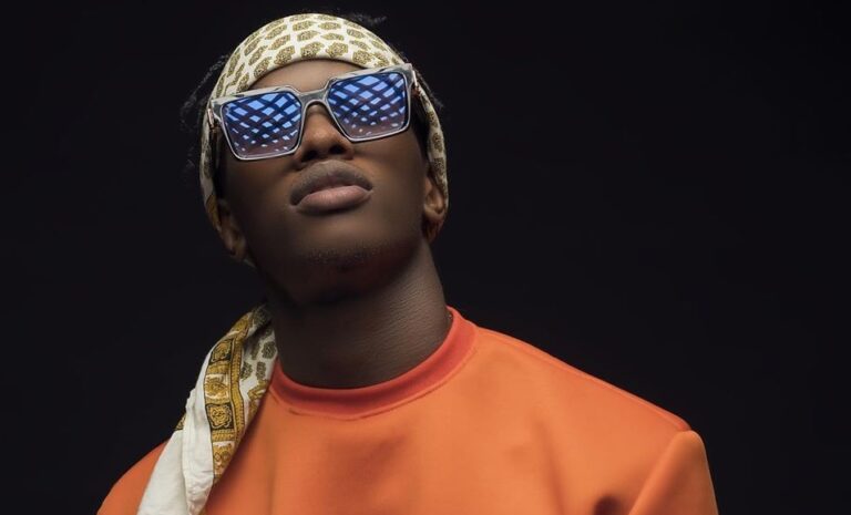 Le chanteur sénégalais Samba Peuzzi (Photo) : Facebook Officiel.