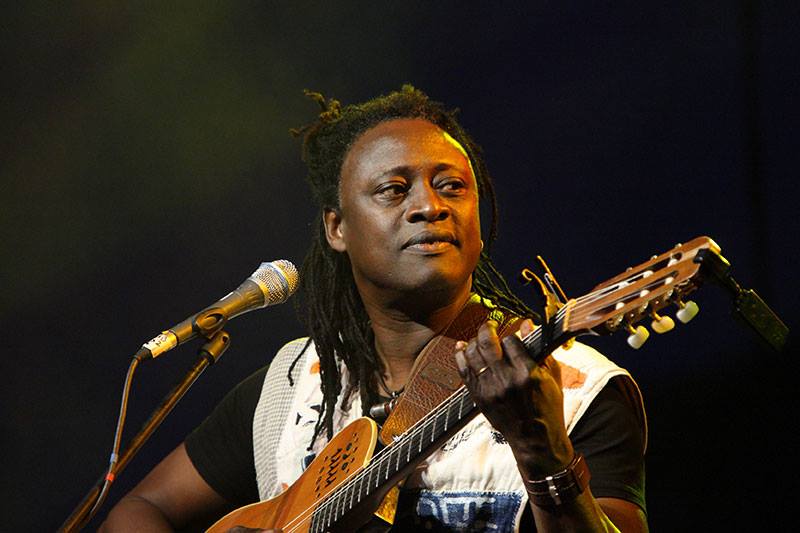 Le chanteur et guitariste malien Habib Koite (Photo) : Facebook Teymounekh