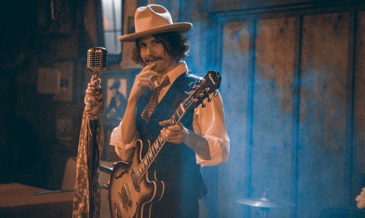 The submission deadline is 15 September. In the photo: US artist Parker Ainsworth won the Best AAA/Alternative Award at the 16th International Acoustic Music Awards.