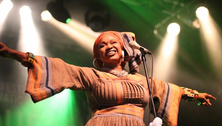La chanteuse malienne Oumou Sangare (Photo) : Chloé Sondervorst.