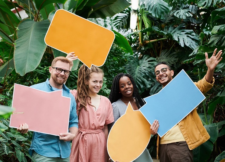 La résidence est ouverte aux poètes, slameurs, dramaturges, essayistes et auteurs de fiction. (Photo) : fauxels/Pexels.