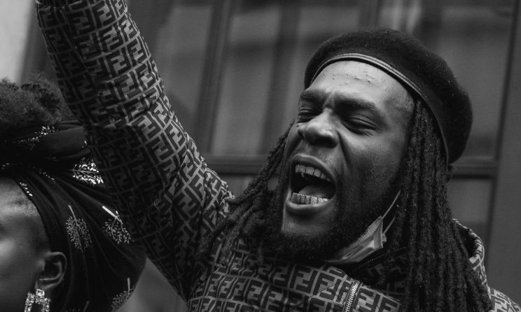 Burna Boy addressing #EndSARS protestors in London. Photo: Michael Tubes Creations