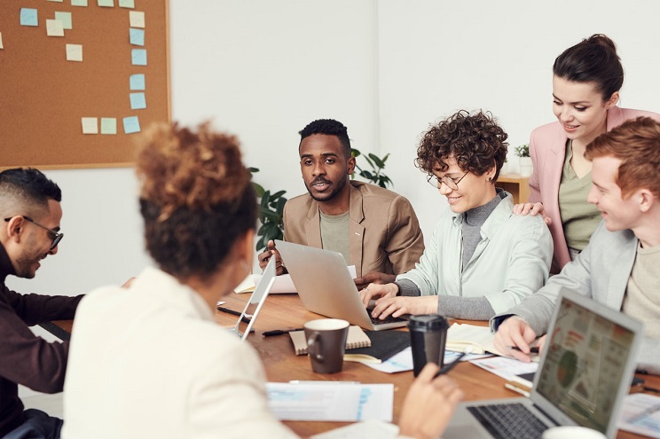 Le Digital Collaboration Fund est un programme de British Council. (Photo) : fauxels via Pexels.