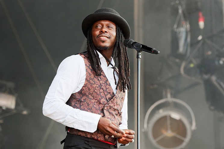 Le chanteur sénégalais Faada Freddy. (Photo) : Wikipedia.