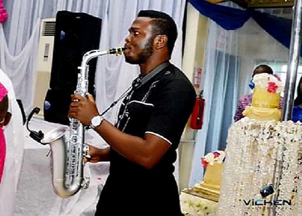 UJoe Sax