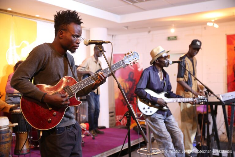 Concert de Souleymane Faye au Goethe-Institut du Sénégal (Photo) : Stéphanie Nikolaïdis.