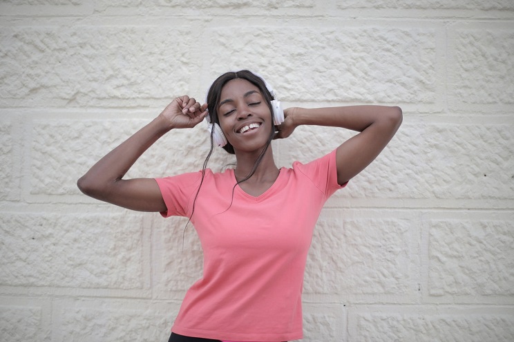 Sony Music recrute un (e) stagiaire pour son département synchronisation. (Photo) : Andrea Piacquadio/Pexels.