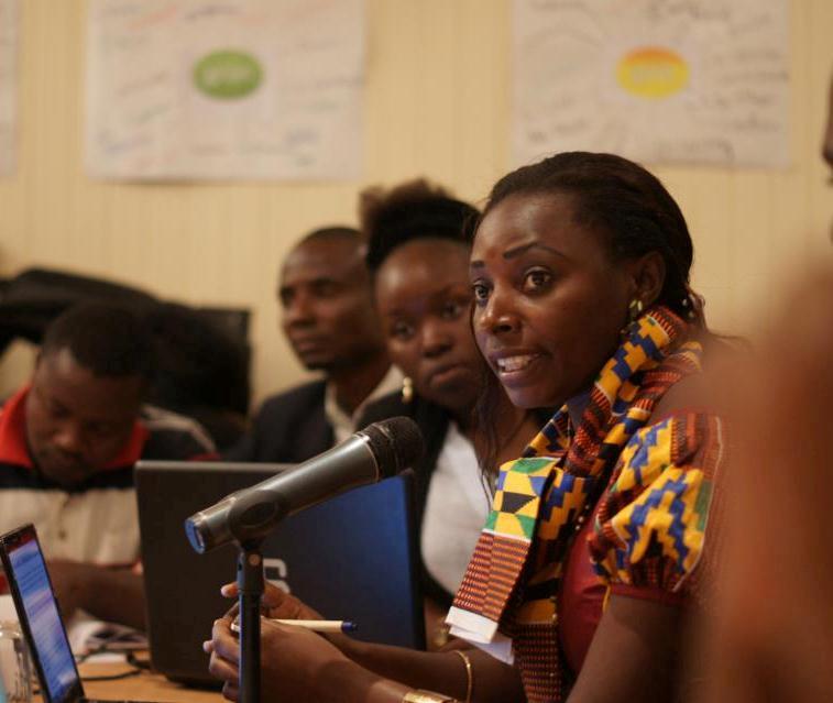 La critique camerounaise Stéphanie Dogmo (Photo) : stephaniedongmo.blogspot.com.