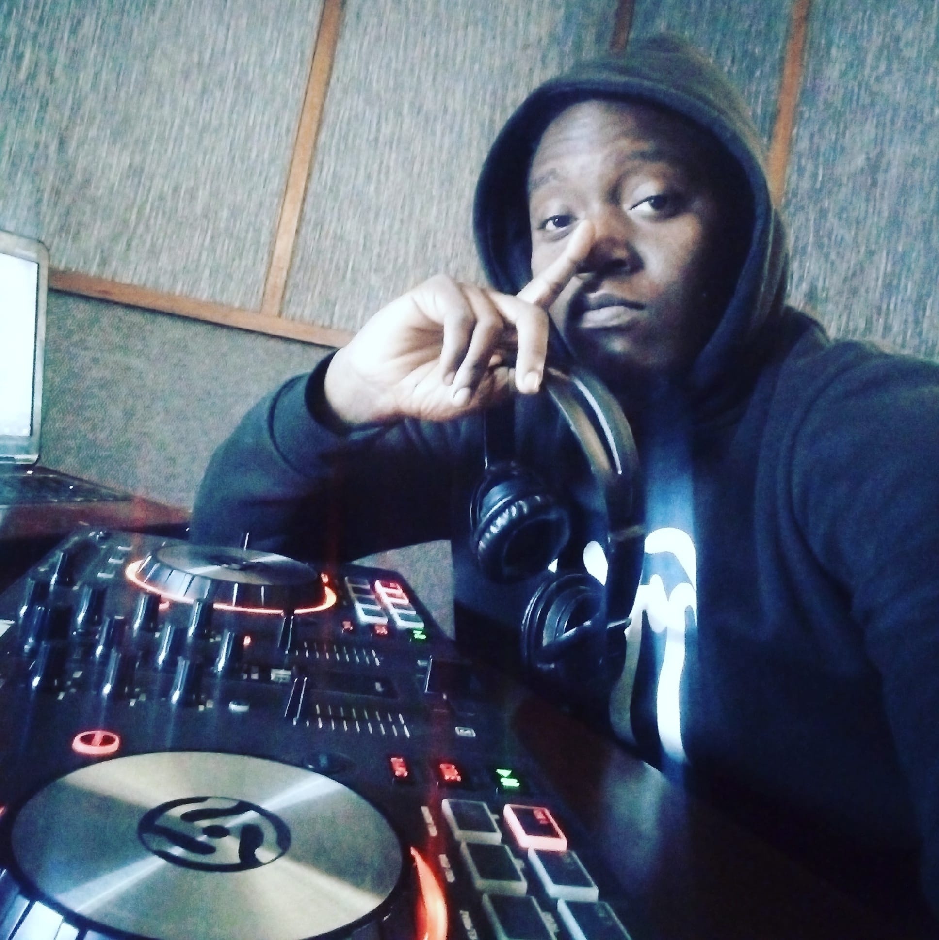 DJ Foxx Tha Roc