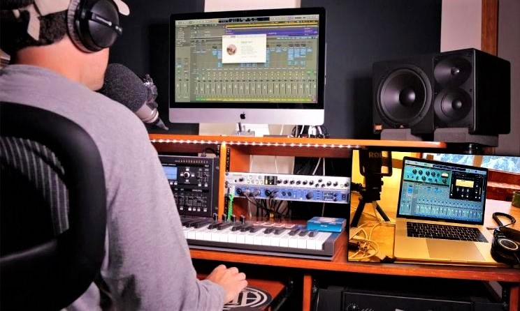 Using the right tech tools can be advantageous to independent musicians.