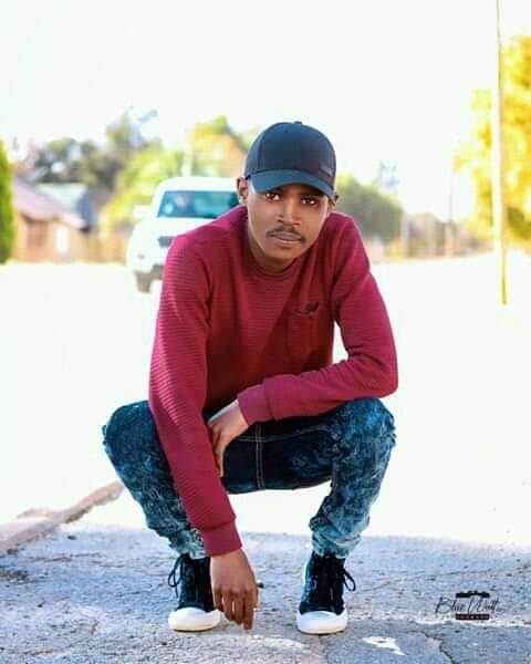 Dikaparo Itumeleng Godfrey