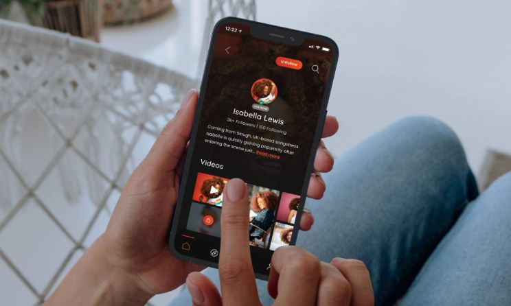 Artists will get 100% of their earnings when using the Pefoma app.