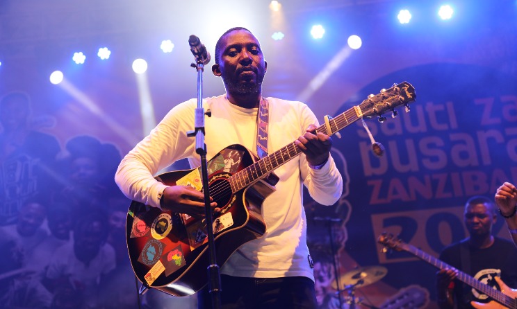 Vitali Maembe was a crowd favorite at Sauti za Busara 2021. Photo: Festo Polea
