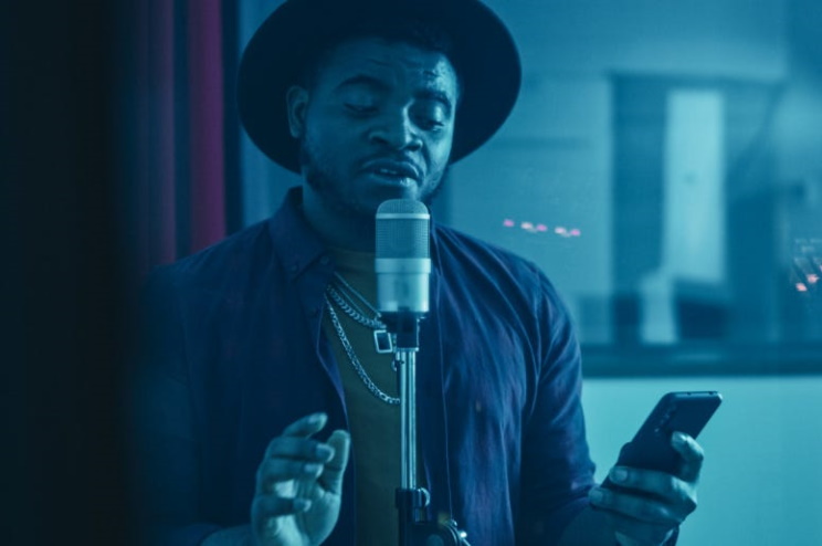 Bars fournit des beats et permet de créer des vidéos de rap de 60 secondes dessus