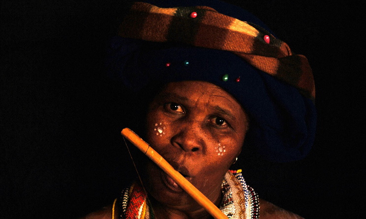 Madosini.