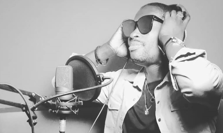 Le chanteur sénégalais Momo Dieng (Photo) : Facebook Officiel.