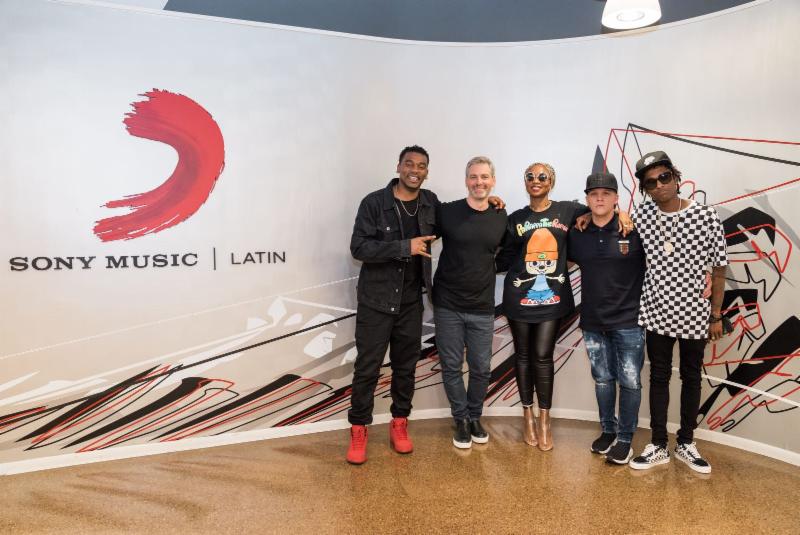 Sony Music recrute deux gestionnaires royalties. (Photo) : wowlarevista.com