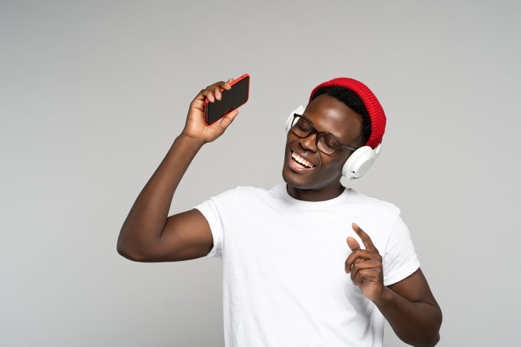Les nouvelles langues ajoutées à Spotify dans la nouvelle mise à jour incluent : l’Afrikaans, le Swahili, le Zoulou et l’Amharique